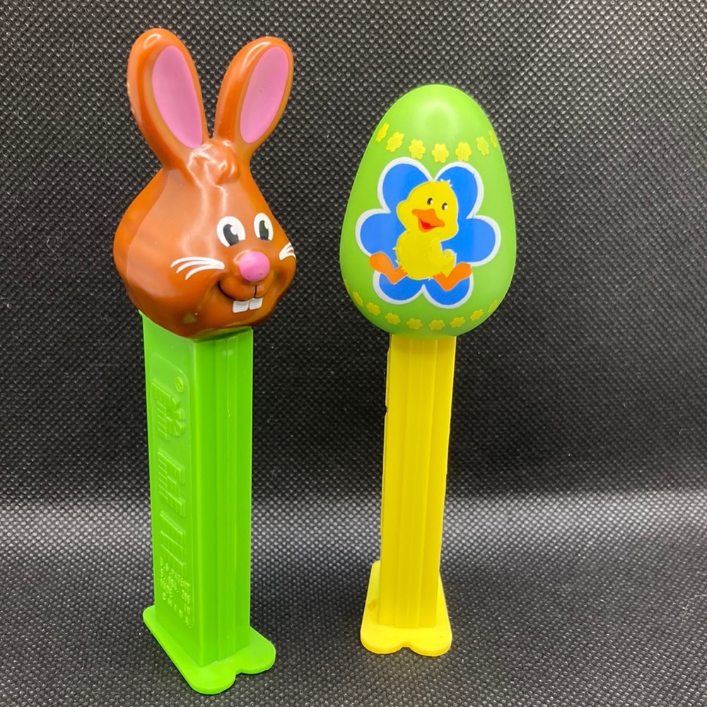 Two Pez Dispensers Bunny #L132130 and Easter Egg #L1526110